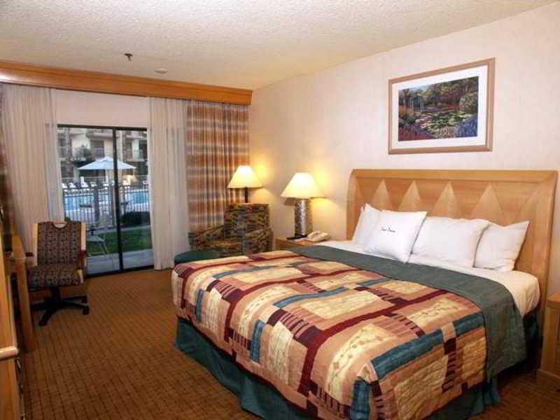 Doubletree By Hilton Bakersfield Otel Dış mekan fotoğraf
