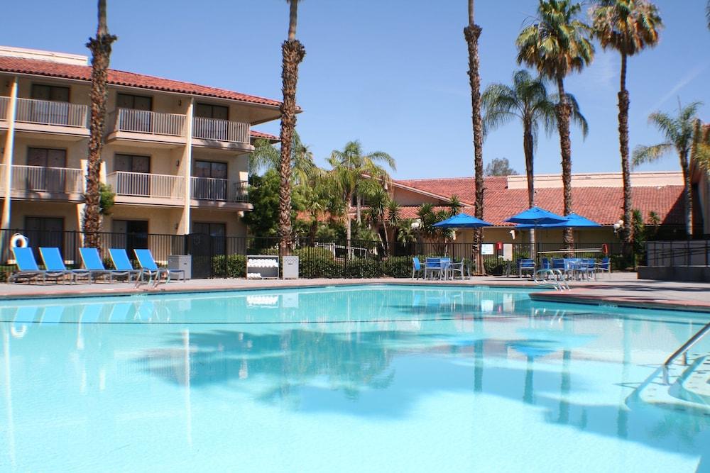 Doubletree By Hilton Bakersfield Otel Dış mekan fotoğraf