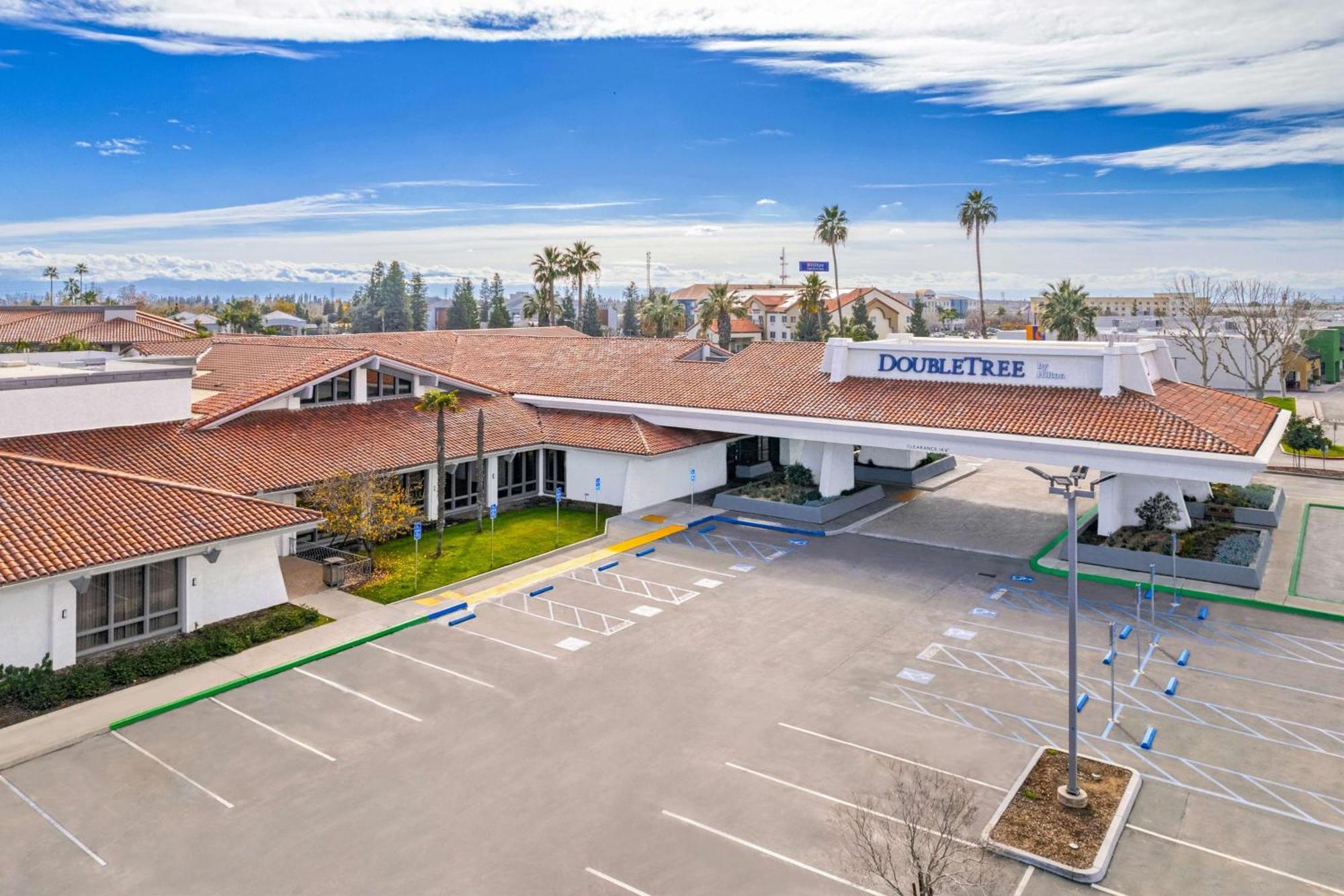 Doubletree By Hilton Bakersfield Otel Dış mekan fotoğraf