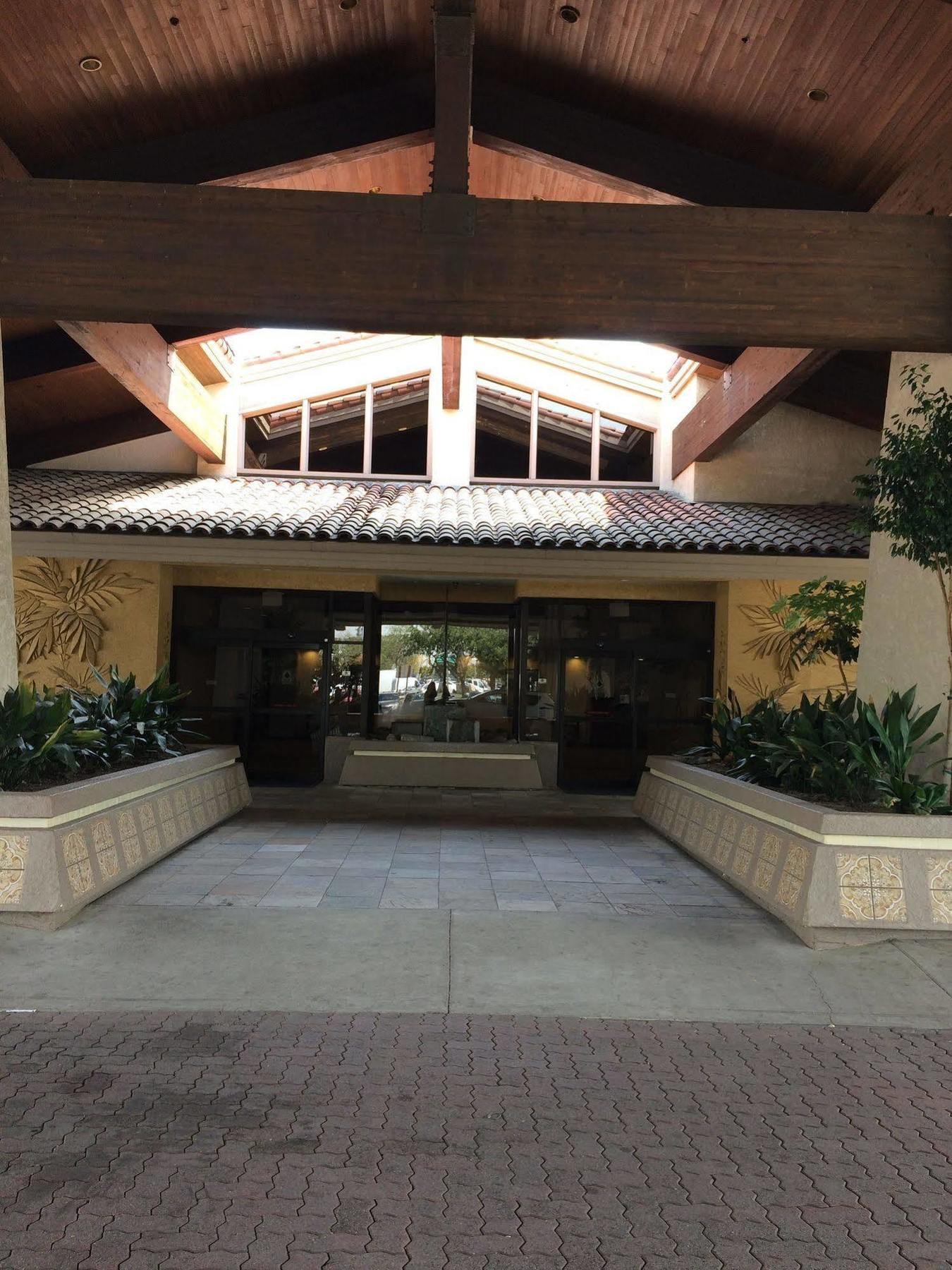 Doubletree By Hilton Bakersfield Otel Dış mekan fotoğraf