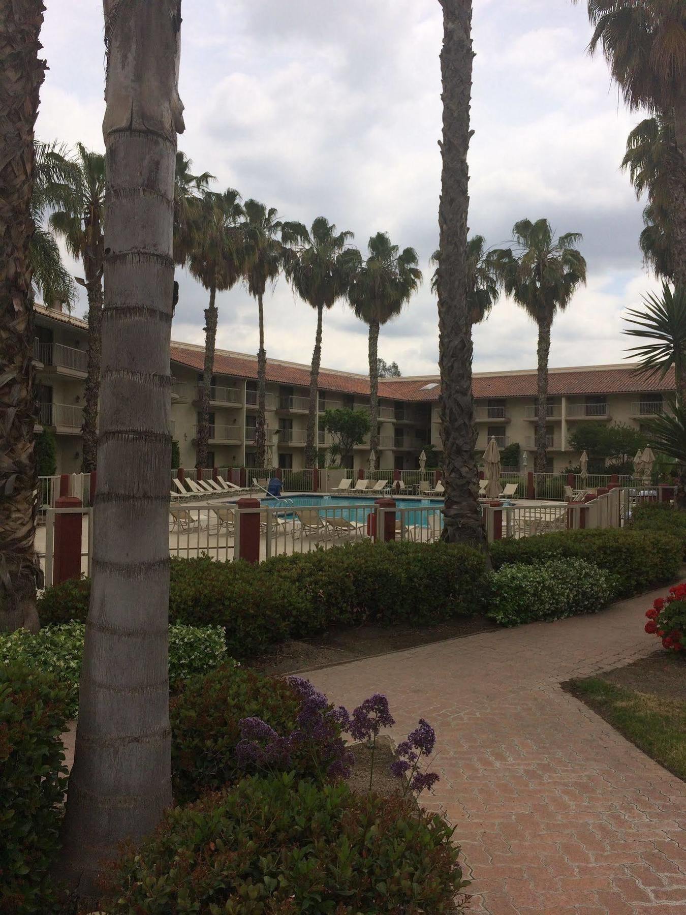 Doubletree By Hilton Bakersfield Otel Dış mekan fotoğraf